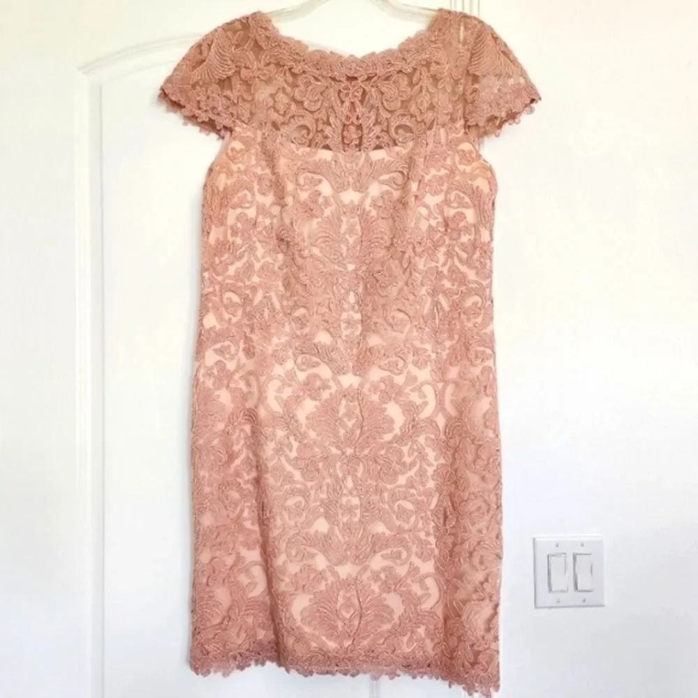 Tadashi Shoji‎ Lace Dress